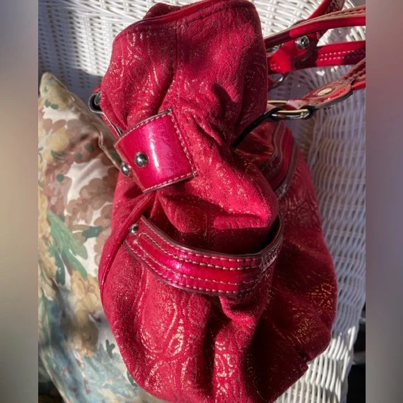 Kathy Van Zeeland shoulder bag. New w/o tags. Never used. Pink/Silver/Black/Gold - Picture 9 of 16